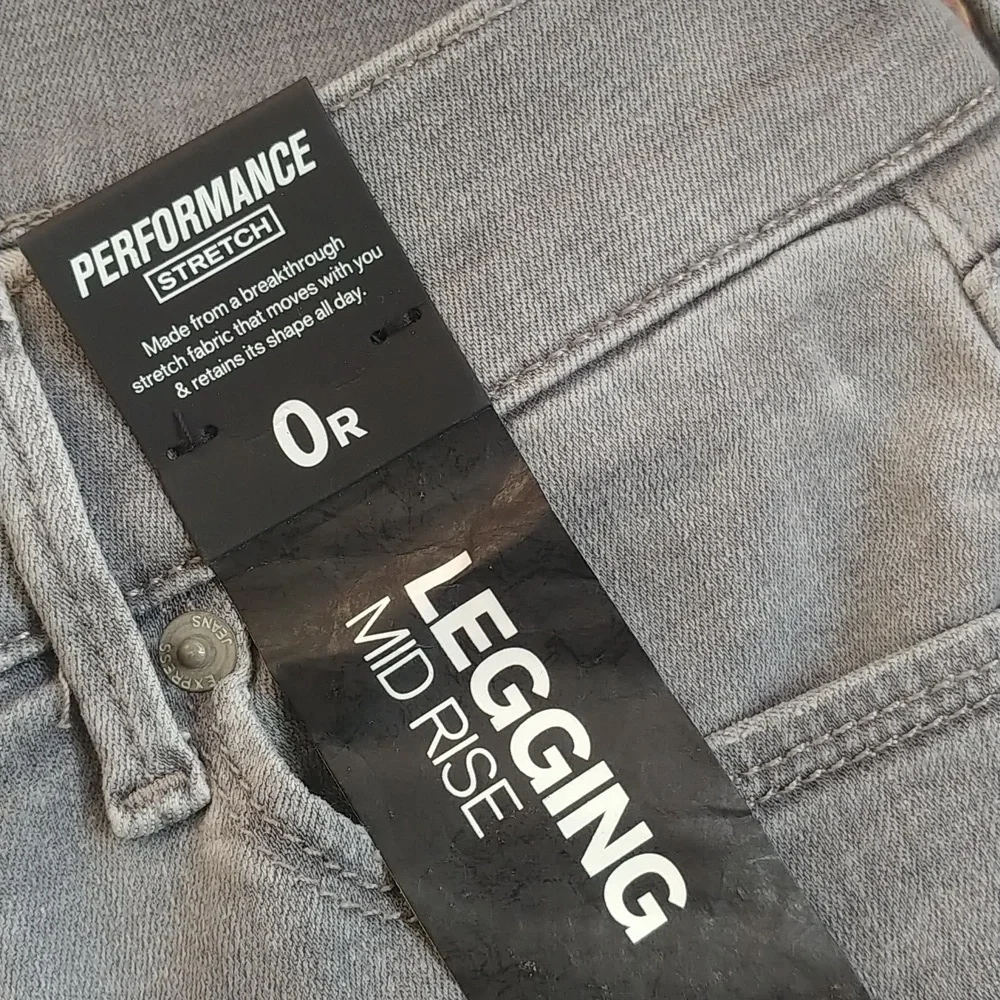 EXPRESS Destructed Mid Rise Leggings - Picture 9 of 13